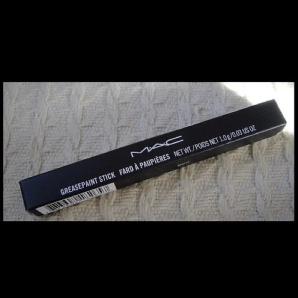 New MAC Greasepaint Slick Black Smoky Eyeliner